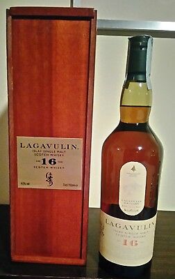 Whisky-Lagavulin-16-Confezione-In-Legno.jpg